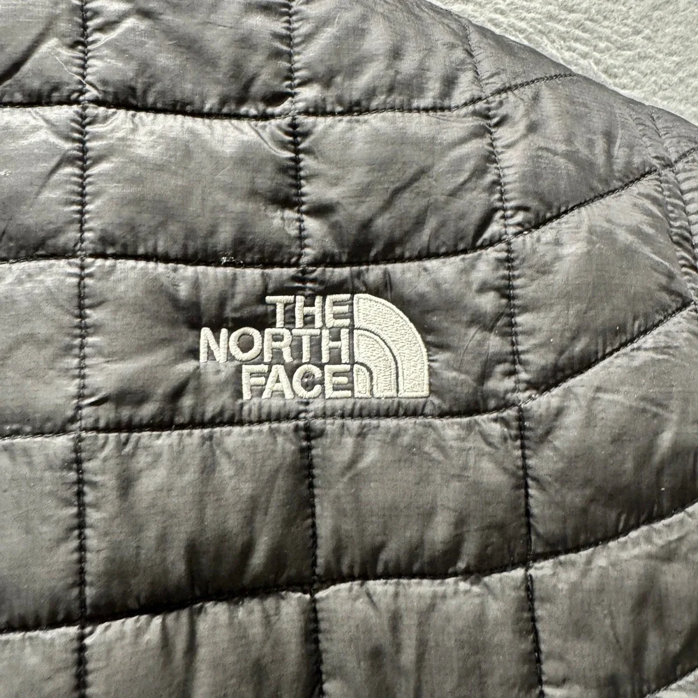 The North Face Trekker Vest Mens Large ThermoBall Eco Black Puffer Full Zip